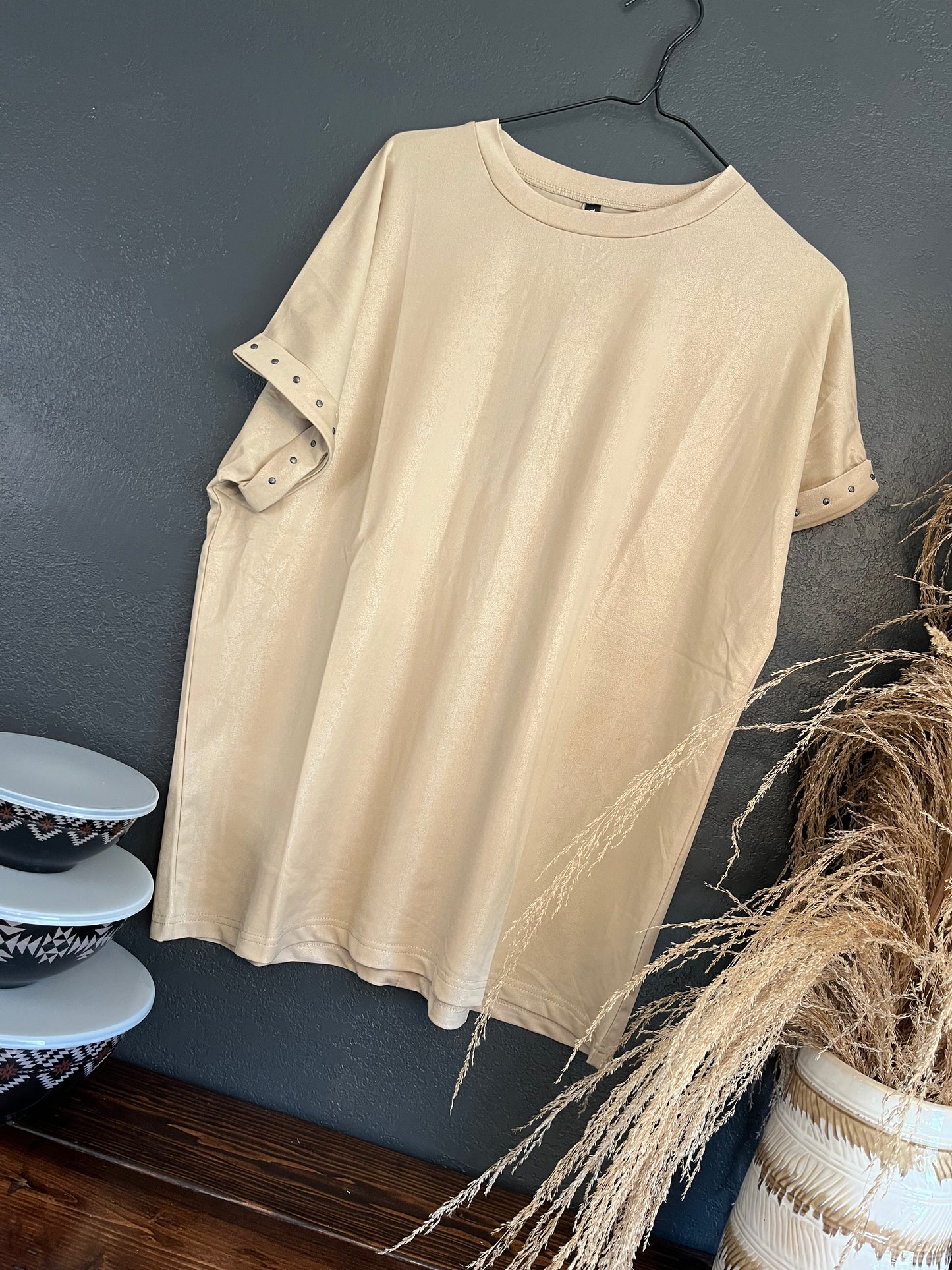 Luxy Bucks Basic Tee - Sand