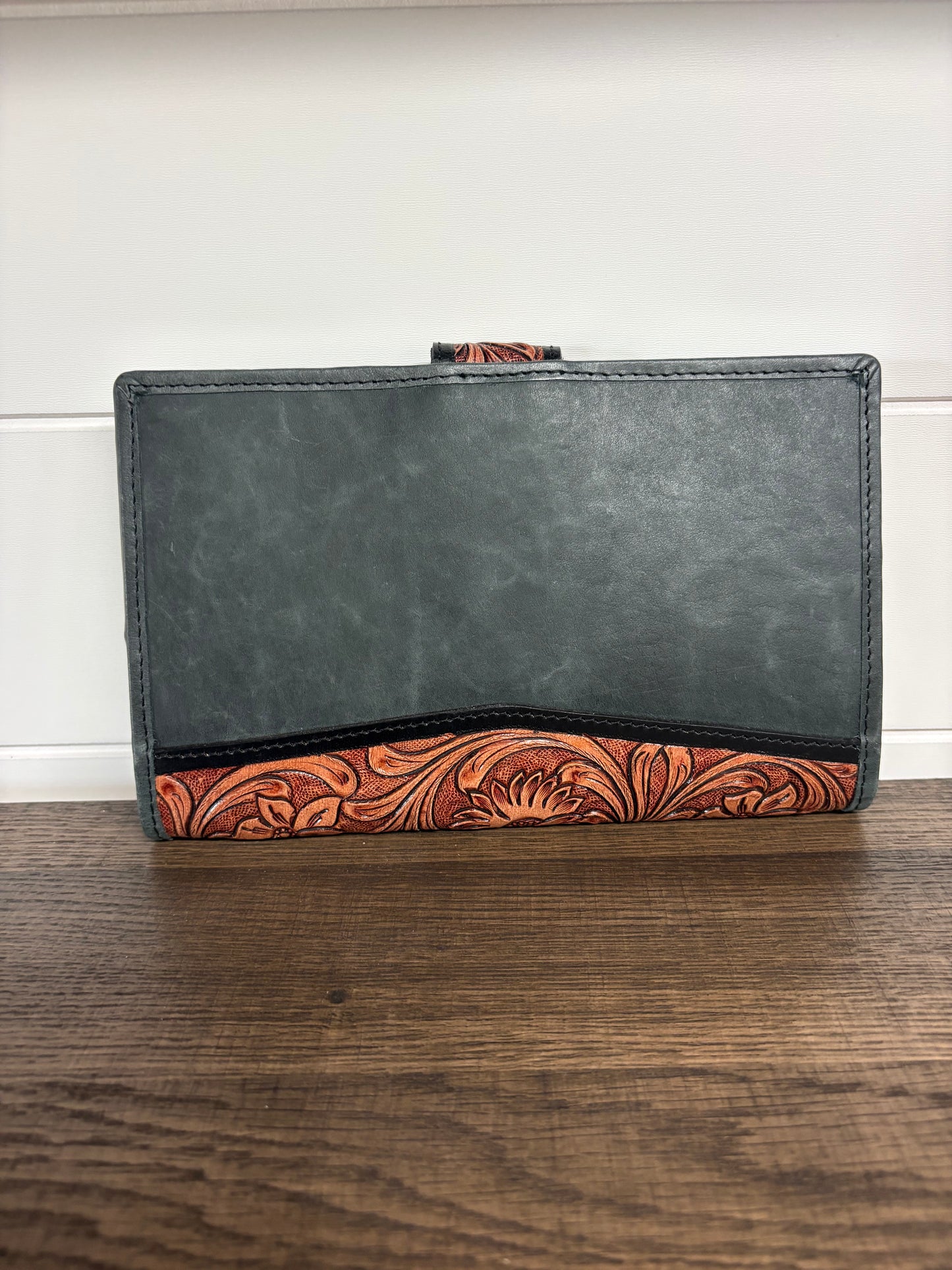 Aces Wild Cowhide Wallet