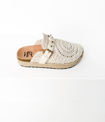 Treads Clogs in White